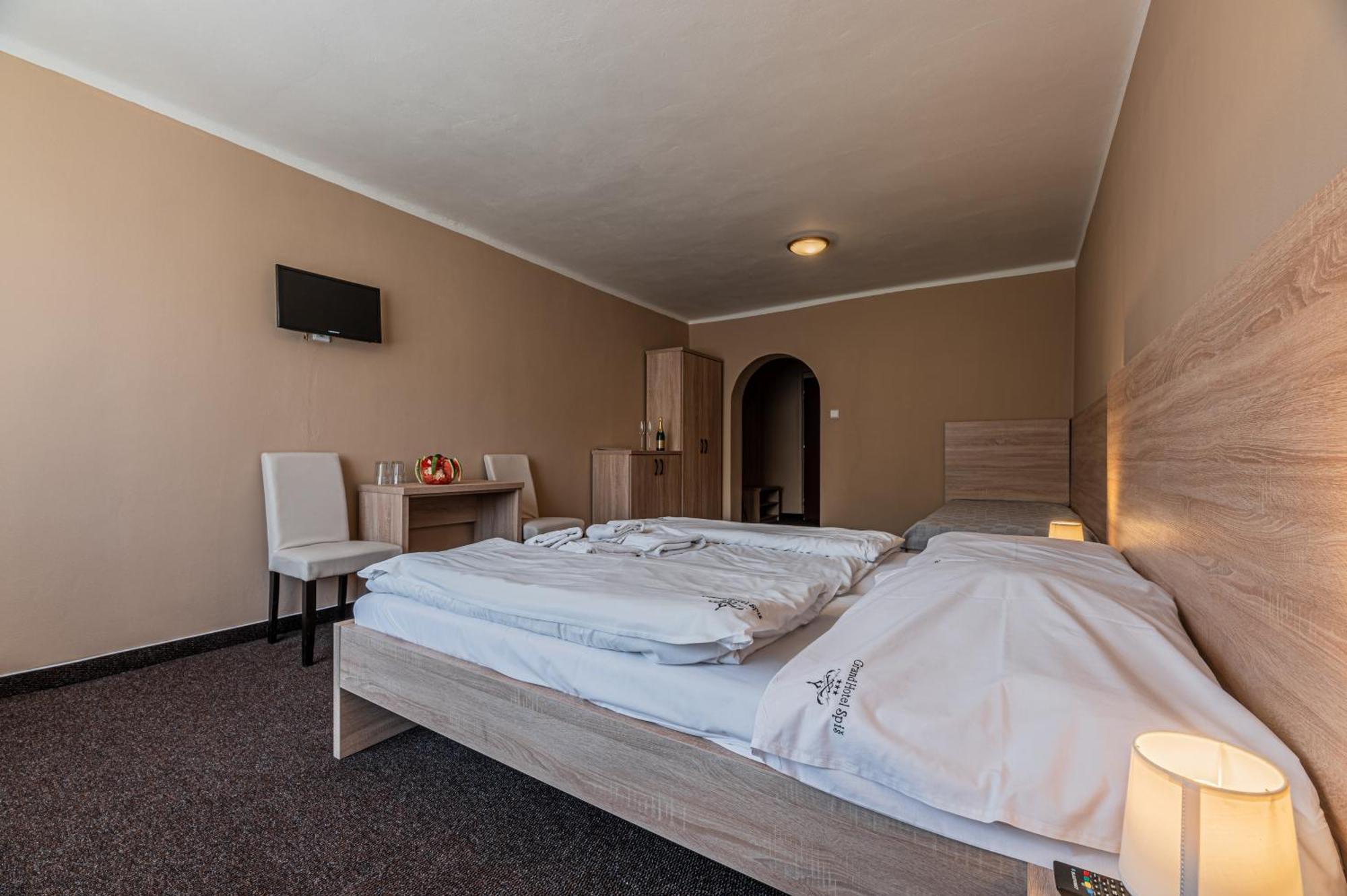 Grand Hotel Rooms Spišské Tomášovce Zewnętrze zdjęcie