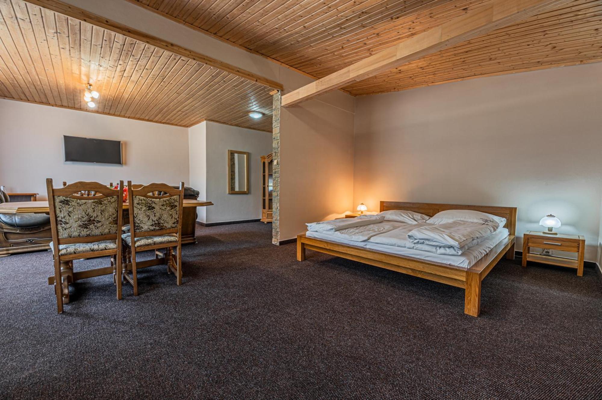 Grand Hotel Rooms Spišské Tomášovce Zewnętrze zdjęcie